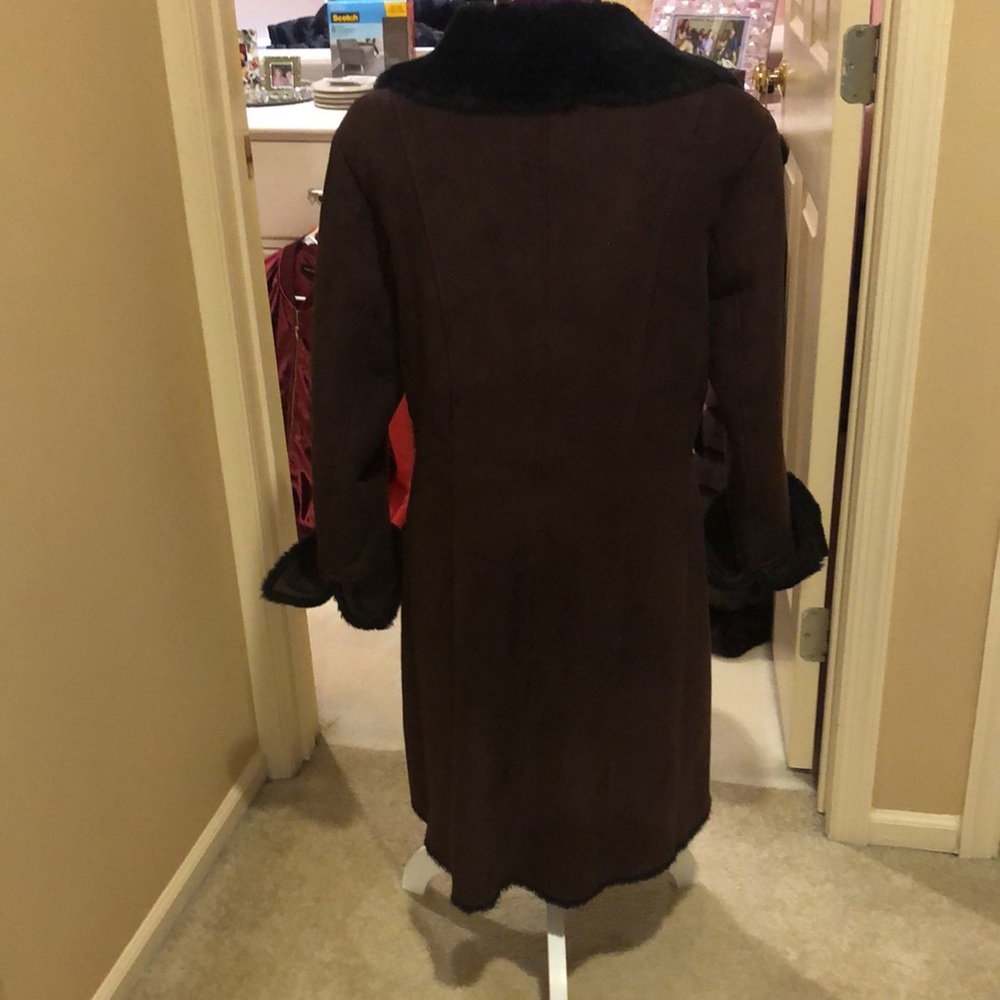 Coat - Picture 2 of 7